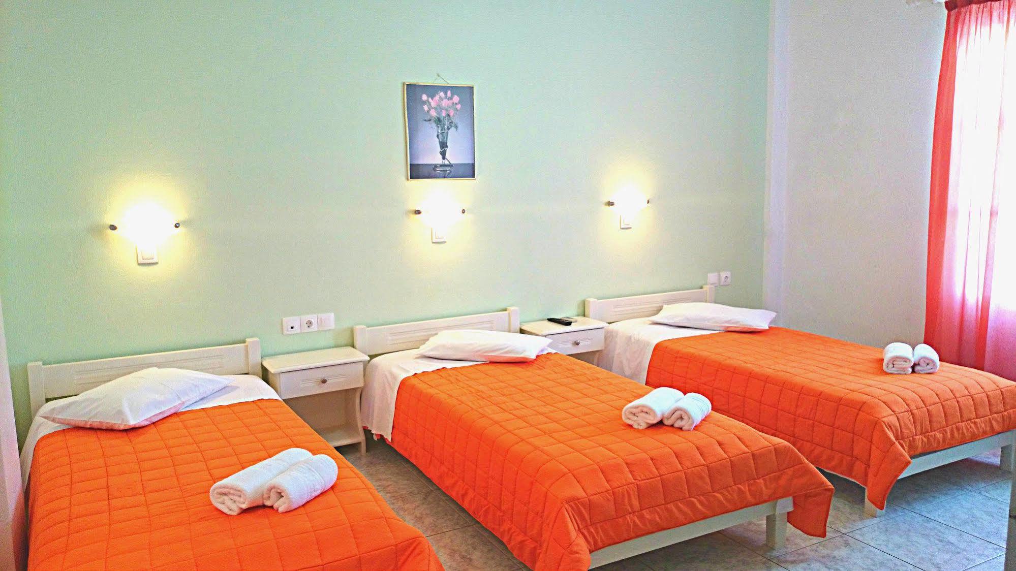 Athena Rooms Chora Exterior foto